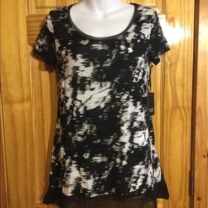 Black and white crinkle tee